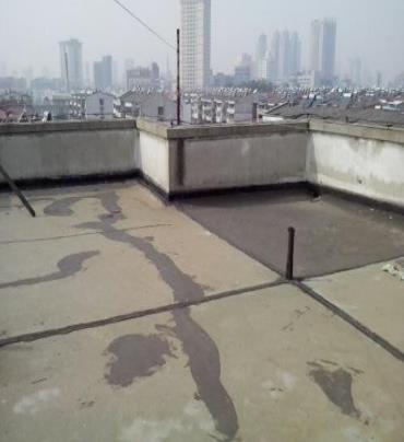 白银漏水维修 楼顶漏水是什么原因，楼顶漏水维修方法是什么?